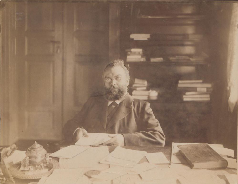 Karl Lamprecht an seinem Schreibtisch [um 1900]