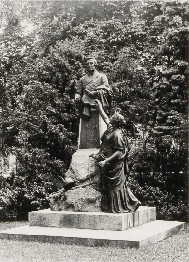 Foto vom Simrock-Denkmal (Unbekannter Fotograf)